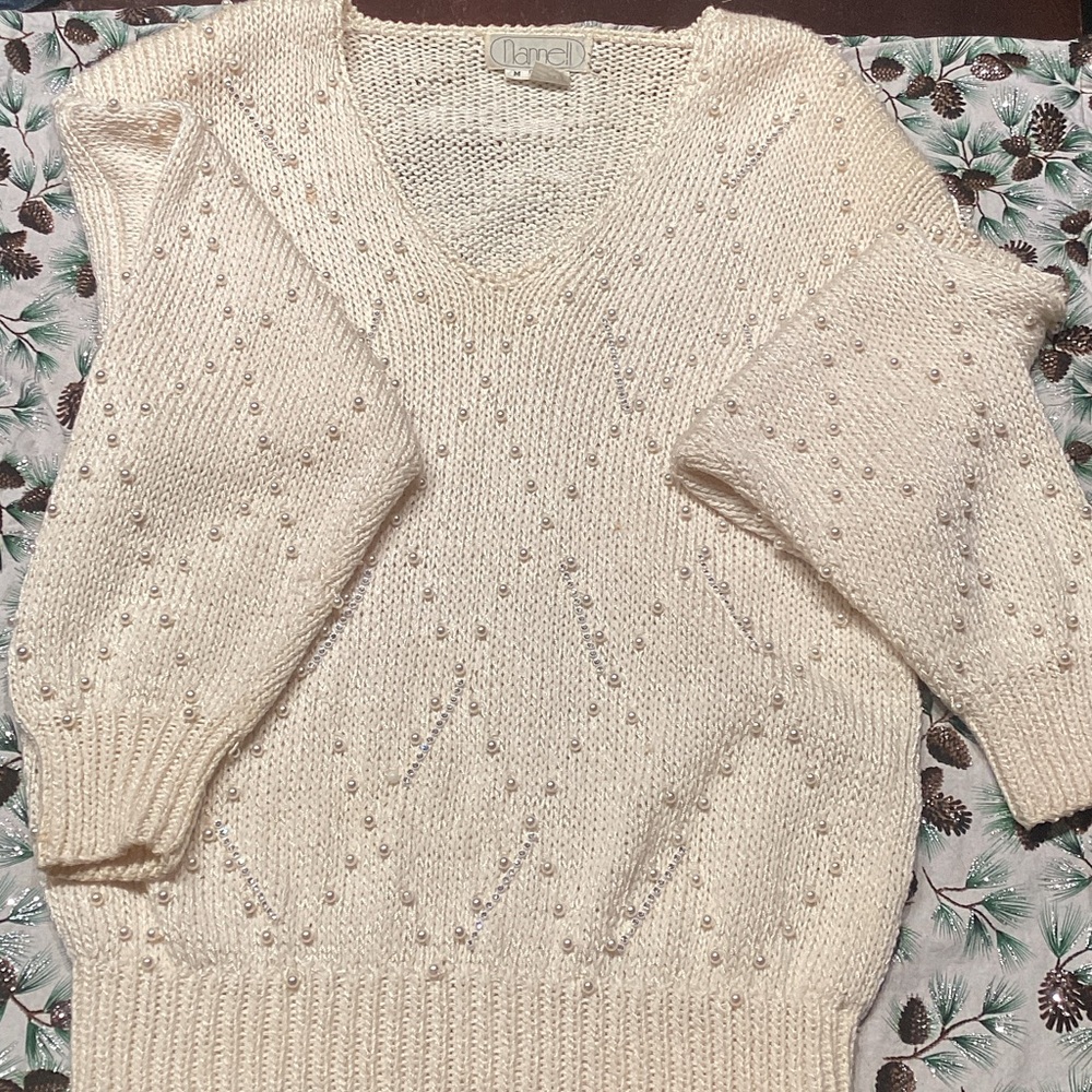 Chic Cream Sweater with Pearl Detailing - Picture 1 of 4